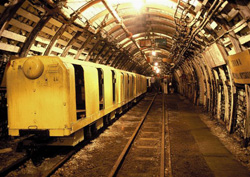 Grubenbahn Karlik in den unterirdischen Gaengen des Bergbaufreilichtmuseums Koenig Luise