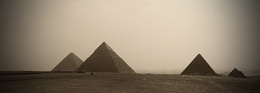 Die weltbekannten Pyramiden von Gizeh