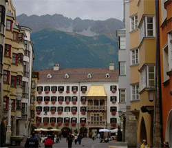 Goldenes Dachl in Innsbruck - Foto: WP-User: MartinBiely - GNU-FDL - commons.wikimedia.org