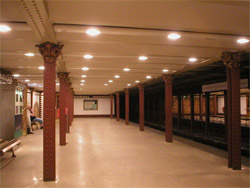 Metro in Budapest (Oper) - Foto: WP-User: Jcornelius - GNU-FDL - commons.wikimedia.org