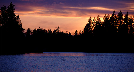 Sonnenuntergang am Pine Lake, Kanada